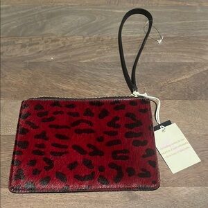 Punto Fibbia Elegant Red Leopard Print Wristlet